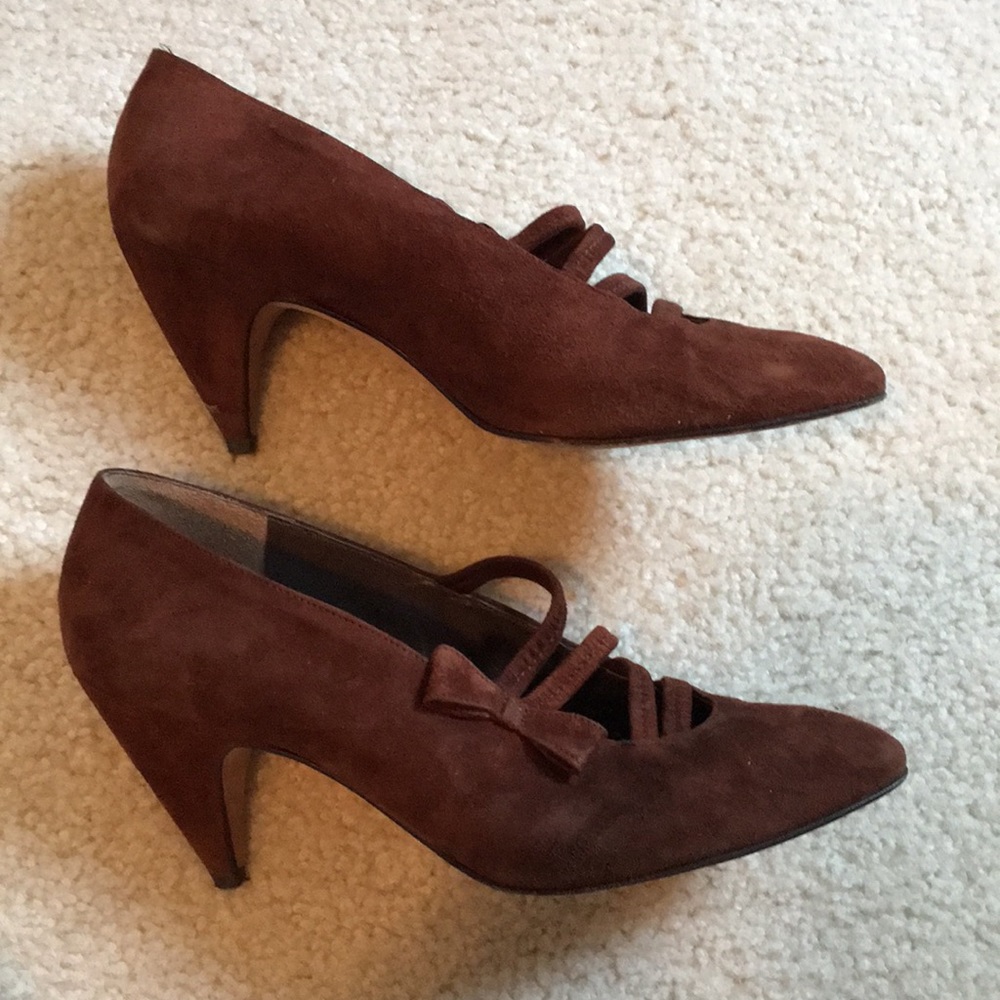 Vintage Via Spiga pointed toe suede heels